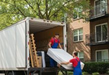 Cum îți ușurează mutarea un serviciu de transport mobilier București
