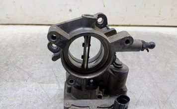 Masina nu mai raspunde corect la acceleratie? O componenta aparent minora poate fi cauza